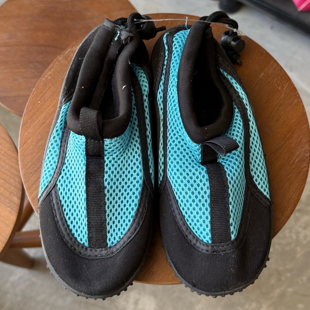 New! Kids aqua socks / water shoes